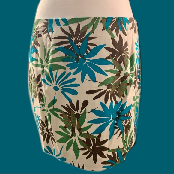 Express Stretch Skirt, Size 7/8 - Picture 2 of 4